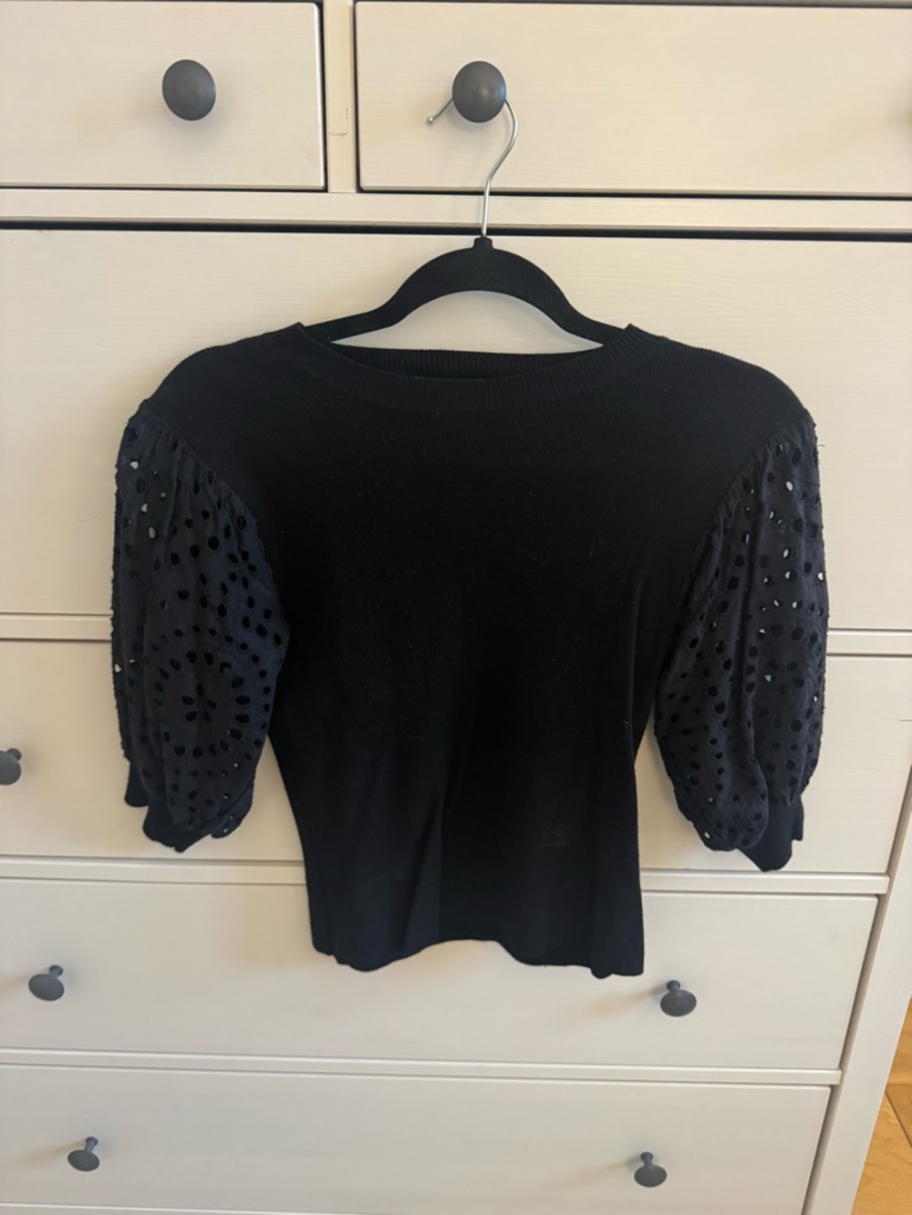 Robertson & Rodeo Black Puff-Sleeve Knit Top